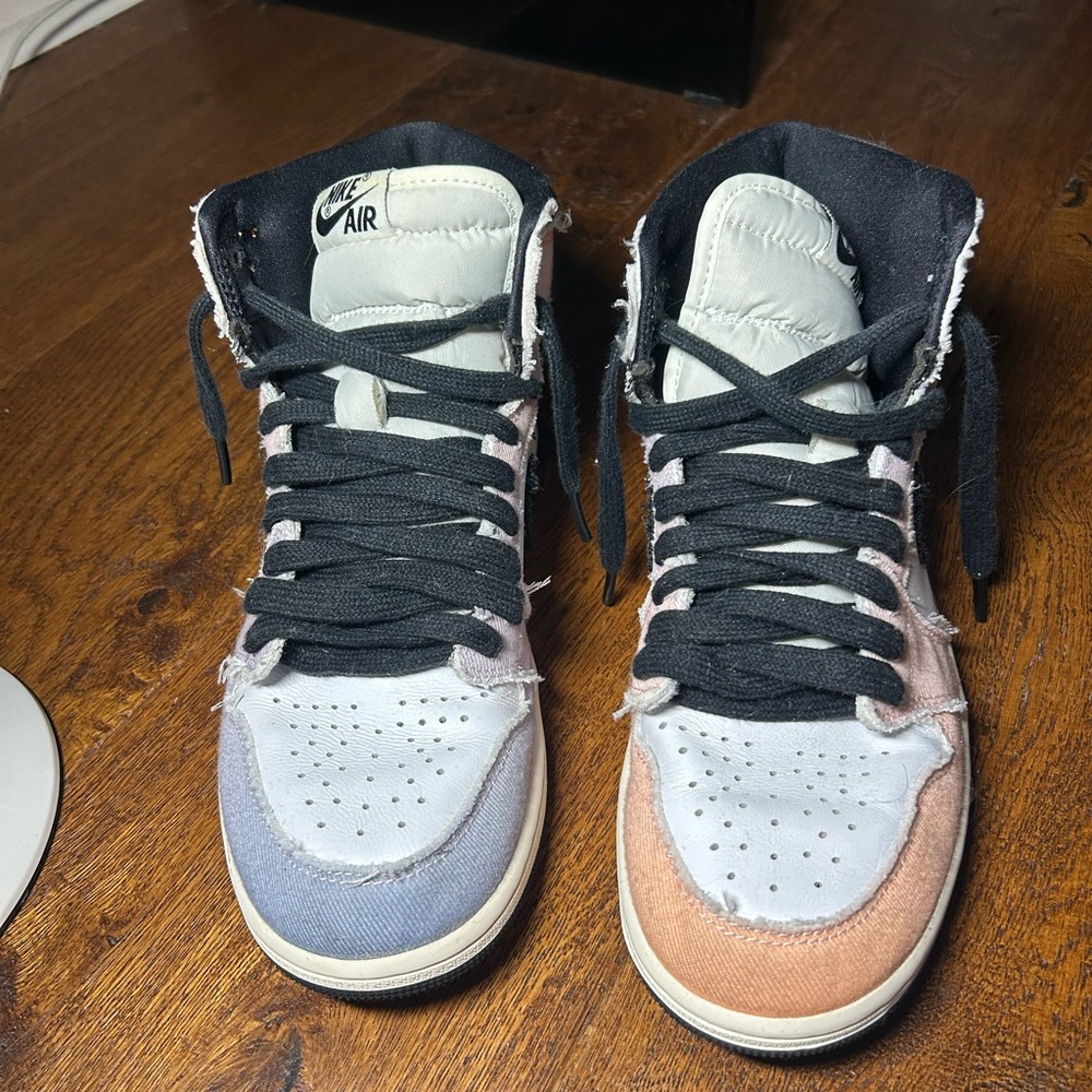 Jordan 1 Retro High OG Skyline - Picture 3 of 6